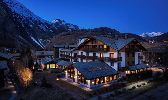 La Thuile Hotel | Montana Lodge & Spa, by R Collection Hotels