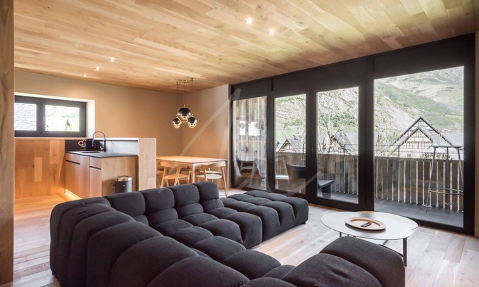 Arties Apartment | Montardo by SeaMount Rentals