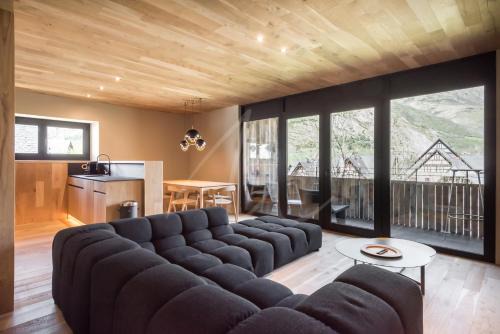 Arties Apartment | Montardo by SeaMount Rentals