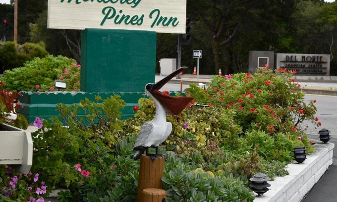 Munras Avenue Hotel | Monterey Pines Inn
