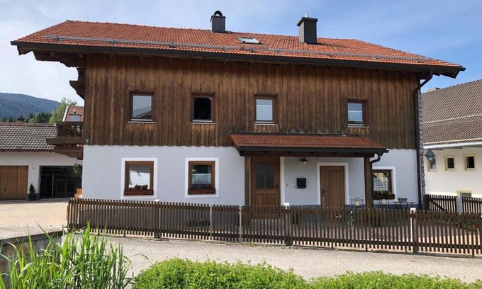 Teisendorf House | Monteurzimmer am Teisenberg