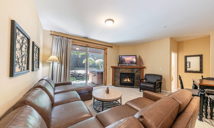 Truckee House | Monthly Lease - The Boulders Condo # 5 by Tahoe Getaways - 2 BR, Pet Friendly w Hot Tub
