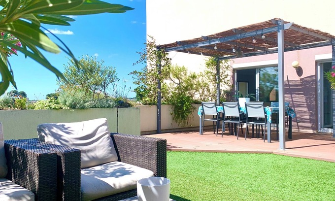 Beaux Arts-Boutonnet Apartment | MONTPELLIER, MAGNIFICENT ROOF TOP, PANORAMIC VIEW, SWIMMING POOL, CITY CENTER