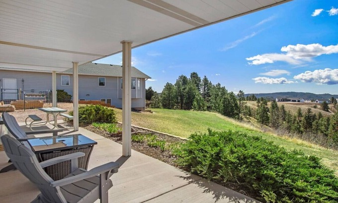 Colonial Pine Hills Apartment | Moon Meadows · ★Unique Barn Stay Close to The Hill`s ★