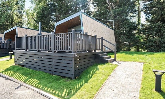 Great Houghton Cottage | MOONLIT SKYLIGHT - BILLING AQUADROME in Billing Aquadrome Holiday Park