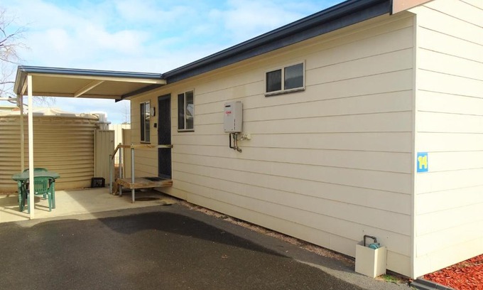 Moonta Bay House | Moonta Bay Cabins - Cabin 14