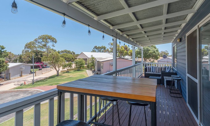 Guilderton House | Moore Memories - Relax by the River and Ocean