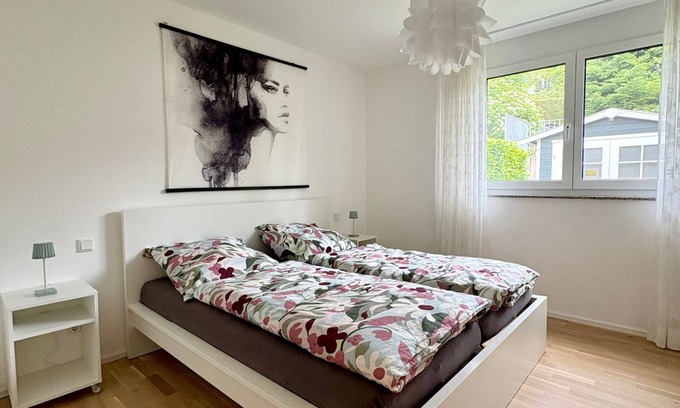 Iznang Apartment | Moos-Weiler: Family Apartment with Garden, Near Lake & Ideal for Long Stays