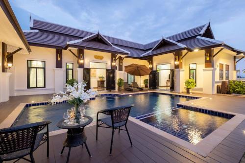 Mae Hia Villa | Morden Lanna Style Grand Pool Villa