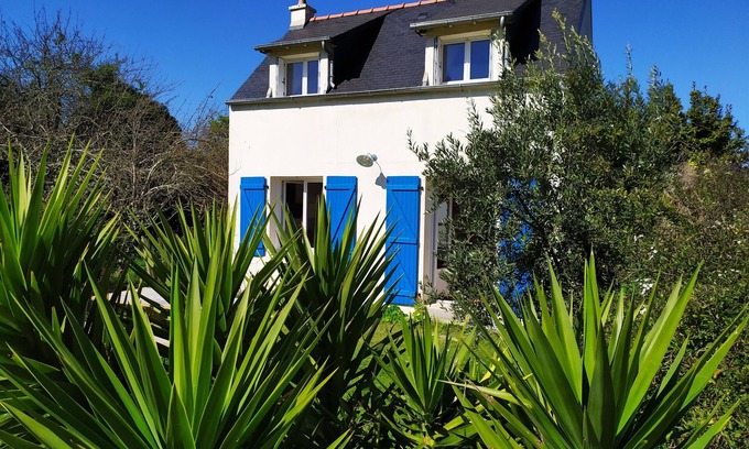Crozon House | Morgat beach and GR34 within 5 min walk, pleasant renovated fisherman's cottage
