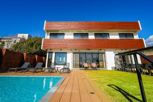 Miura Villa | Moroisoso モロイソソウ 大型温水プール付 高級貸切ヴィラ BBQ＆プライベートビーチ