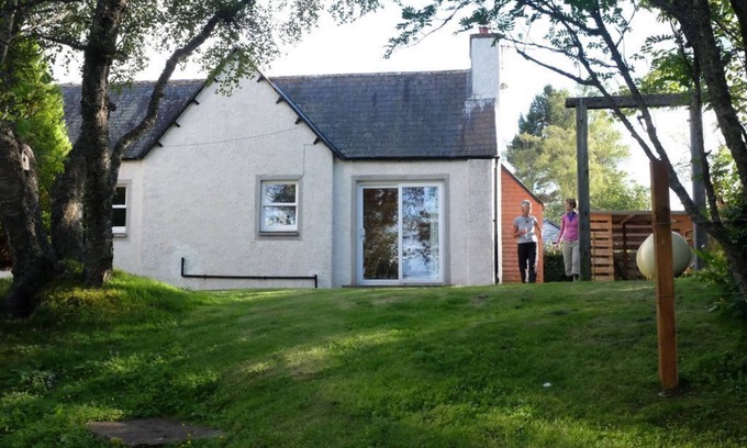 Braemar Cottage | Morrone Cottage - Beautiful mountain cottage, large garden and wonderful views.