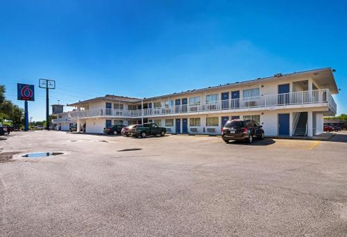 Central City Hotel | Motel 6-Corpus Christi, TX - Northwest