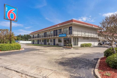 Meridian Hotel | Motel 6-Meridian, MS