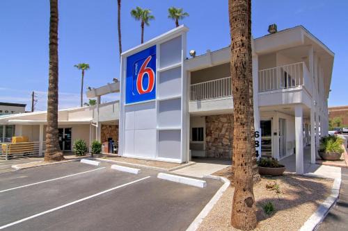 Fashion Square Hotel | Motel 6 Old town Scottsdale Fashion Square