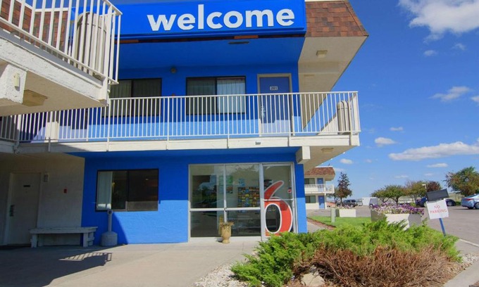 Rapid City Hotel | Motel 6-Rapid City, SD