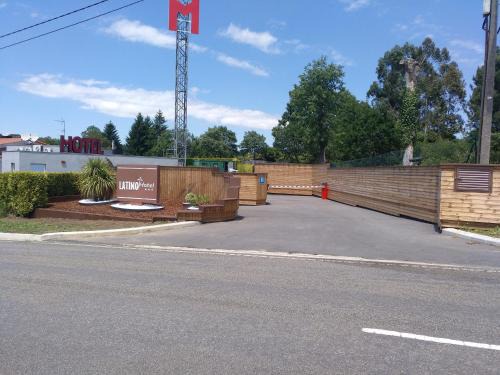 La Favorita Hotel | Motel Latino