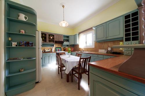 Posidonia Apartment | Mother's House in syros Aegean sea