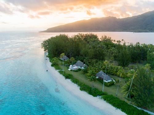 Teahupoo Villa | Motu Nao Nao Private Island