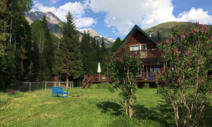 Blaeberry House | Mountain Cabin in Golden, BC