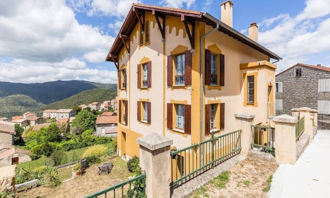 Olivese Hotel | Mountain cottage with 8 bedrooms