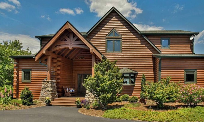 Black Mountain House | Mountain Falls Lodge 6/5 Log Home Gated Preserve