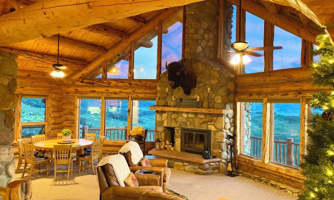 Cimarron House | Mountain home retreat with 180 degrees of stunning mountain + valley views!