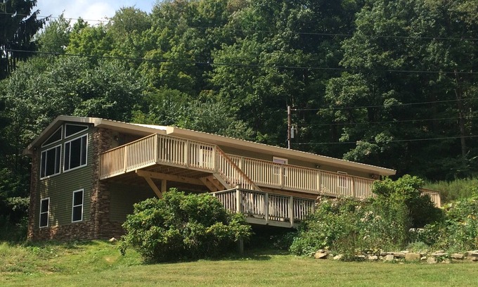 Champion House | Mountain House located minutes from the slopes at 7 Springs