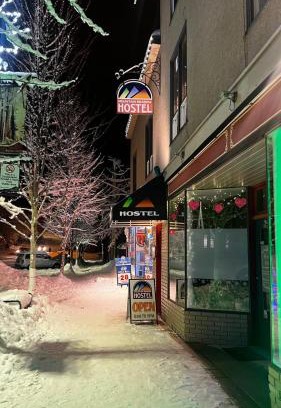Rossland Hostel | Mountain Shadow Hostel