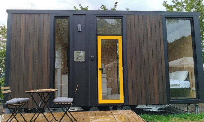 Fuxing District Cabin | Mountain Sunshine Village 1 by Tiny Away (Rgyax Wagi 山曦小屋1)