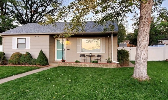 Englewood House | Mountain View 3 Bed - 2 Bath Freshly Remodelednn