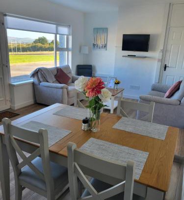 Curraheen House | Mountain View Cottages