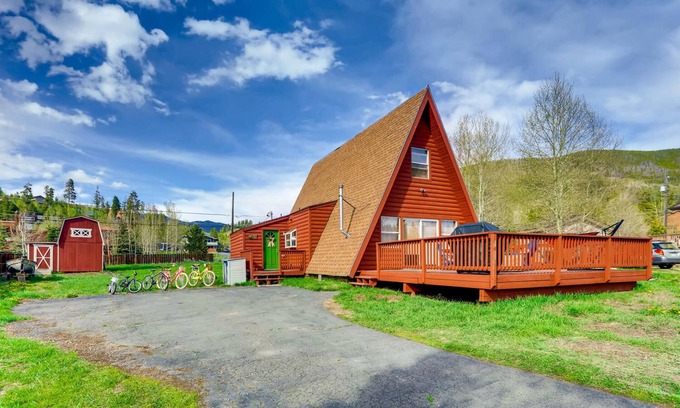 Summit Cove House | Mountain Views, Hot Tub, Incredible Location! Dog Friendly! nBCA-47331
