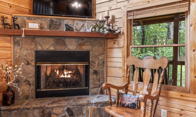 Boone Cabin | Mountaineer Log Cabin 2 miles to ASU