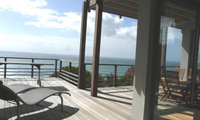 Redhill Apartment | Mountainside 2 floor apartment has magical sea views