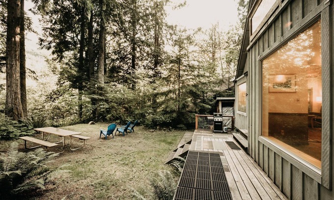 Glacier Cabin | Mt Baker Rim Cabin 19 - One Of Your Favorite Places - Now With Wi-fi Blu Ray