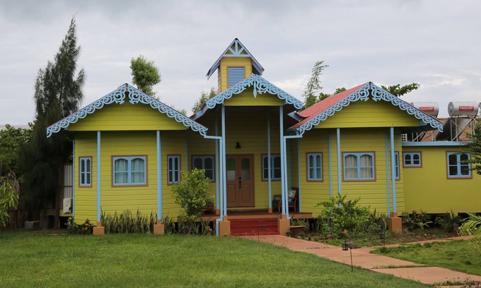 Treasure Beach House | Mulberry Cottage, 3 minutes walk to the beach!