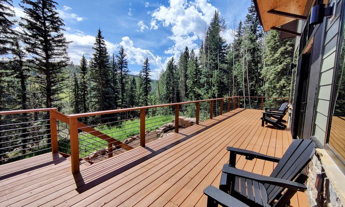 Placerville House | Multi Family Mountain Retreat 30 min to Slopes!