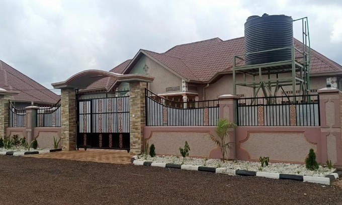 Kayonza House | Mum & son guest house