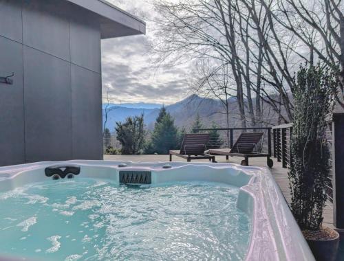 Cataloochee Ranch Villa | MV Haus, 3 Miles to Cataloochee Ski Area, Easy Access, No 4x4 needed