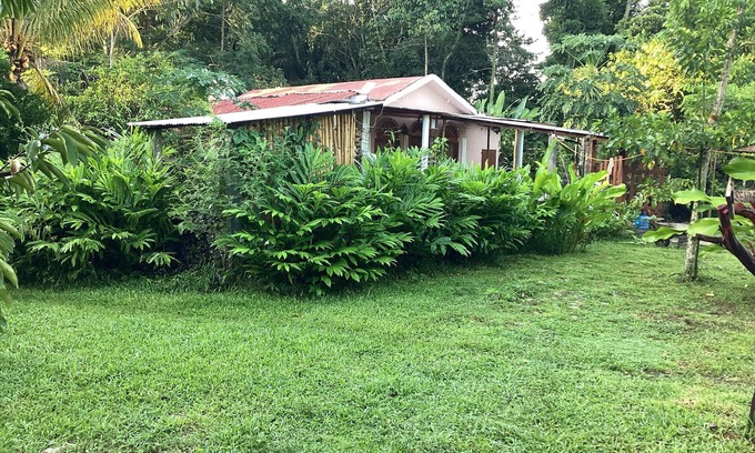 Tuxtla Chico Cabin | Flores exóticas Cozy cabin charming 1ra. Sección de Guillén Oriente WiFi, AC