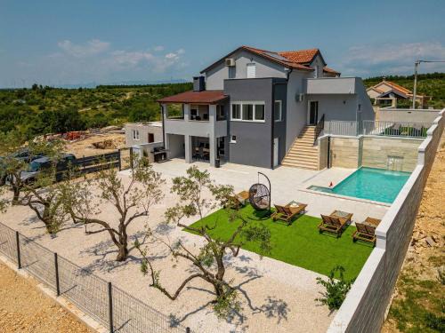 Benkovac House | MY DALMATIA - Villa Pezer with heated swimming pool, sauna and Jacuzzi