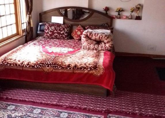 Srinagar House | MY Guest House