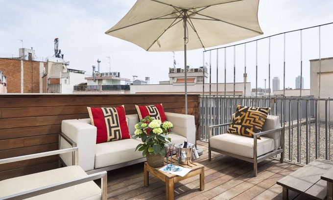 el Fort Pienc Apartment | My Space Barcelona 6 Apart. with pool near the Cathedral up to 48 pax.