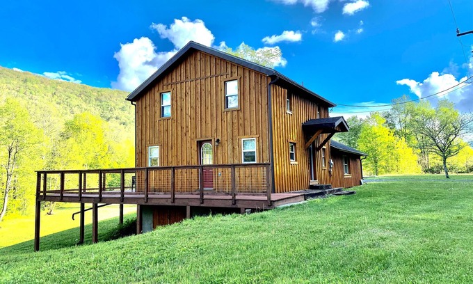 Hillsgrove Cabin | Myers retreat