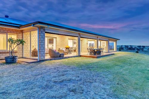Myponga Beach House | Myponga Beach Luxe - Stunning Seaside Sunsets