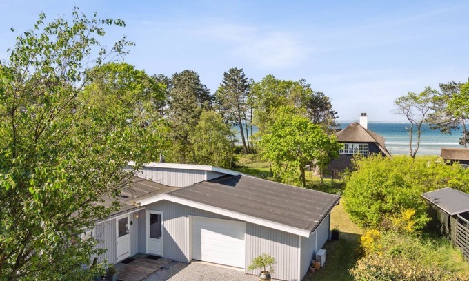 Skodshoved House | "Myriam" - 50m from the sea by Interhome