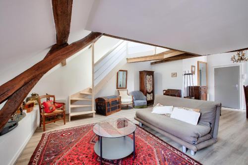 Graslin - Commerce Apartment | Nantes Mediathèque, grand T2 sous les toits
