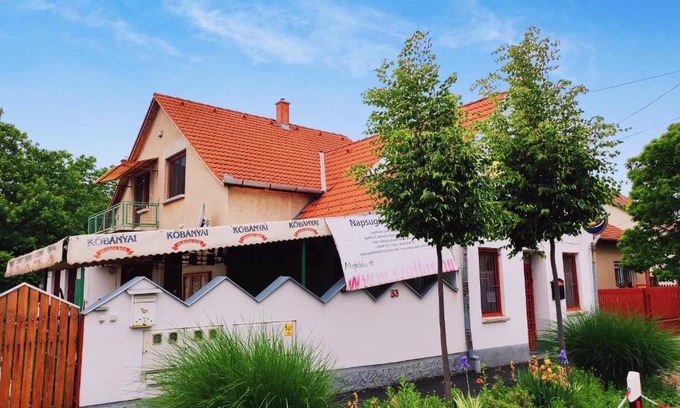 Ujkigyos House | Napsugár Vendégház