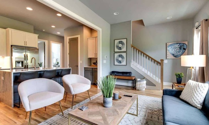 Haynes Area House | Nashville Getaway 2 Homes + Rooftop Oasis